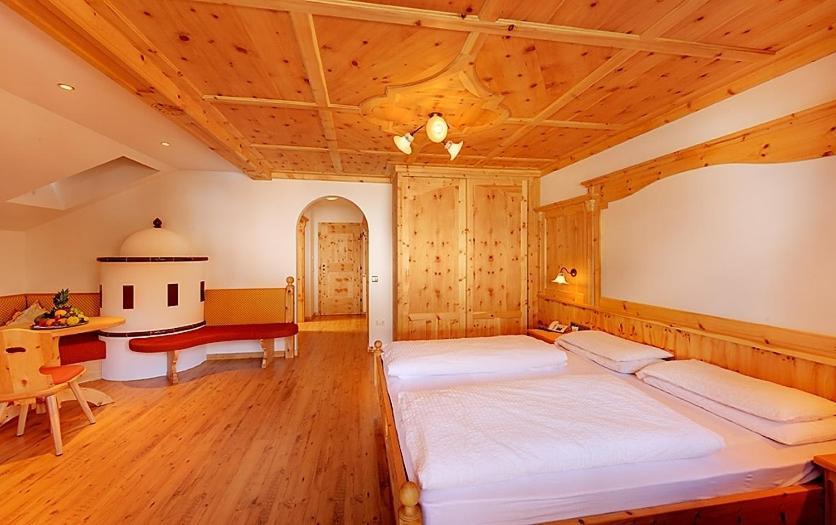 Hotel Alaska Selva di Val Gardena Pokoj fotografie
